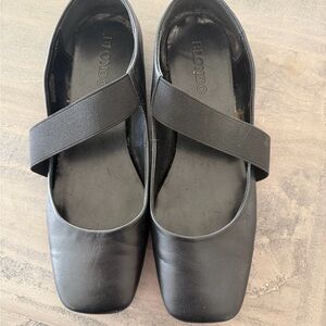 Blondo Black Flats with Elastic Strap